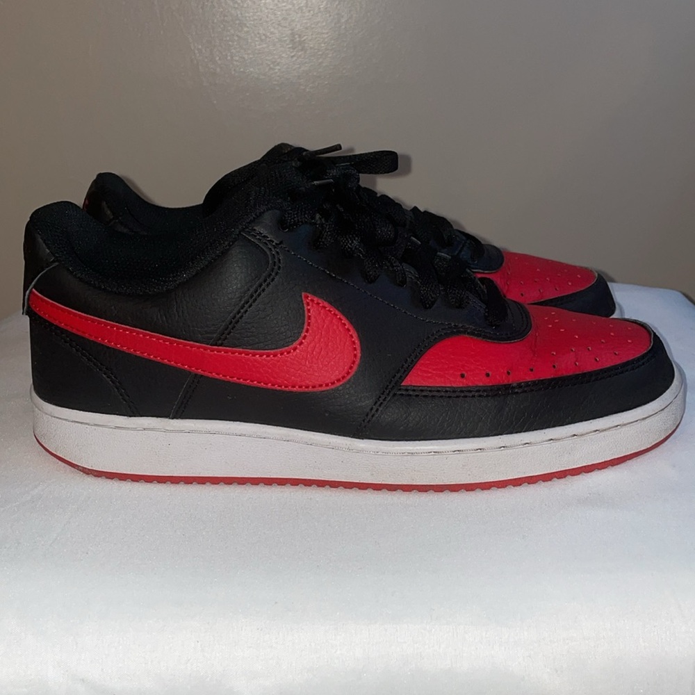 Nike Courtvision low “Bred” size 8.5